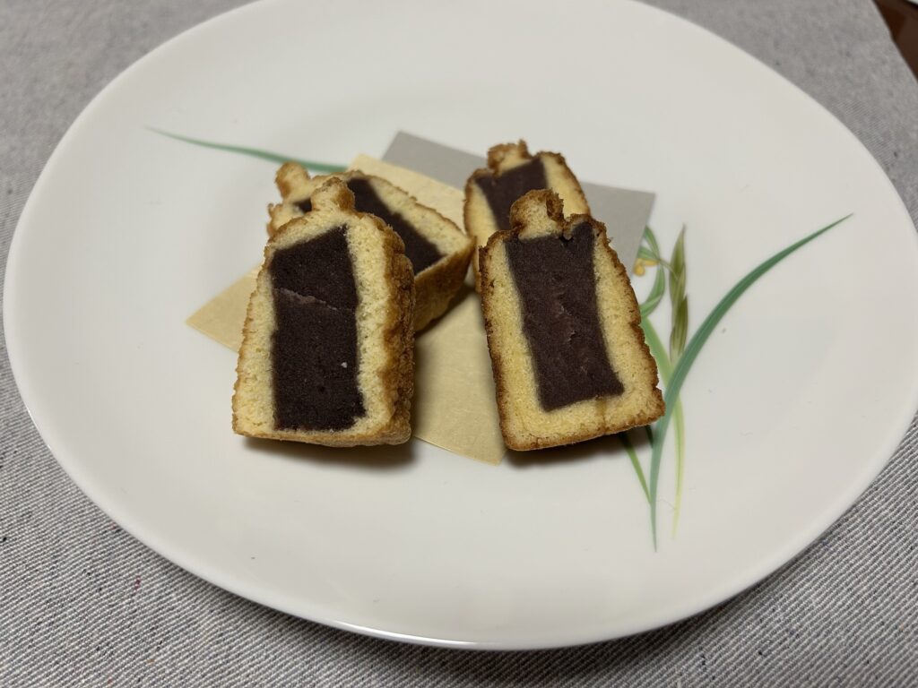 釣鐘まんじゅう断面食べ比べ