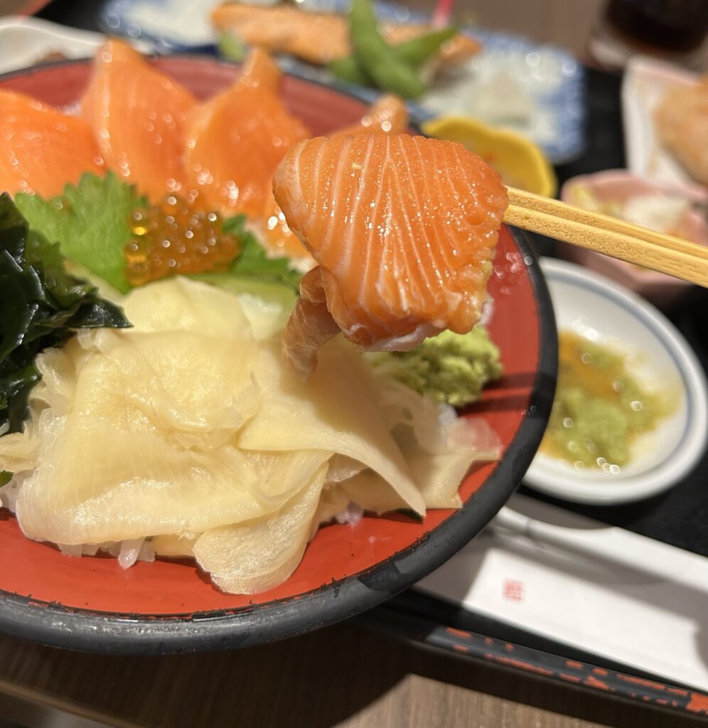 魚がし食堂サーモン丼