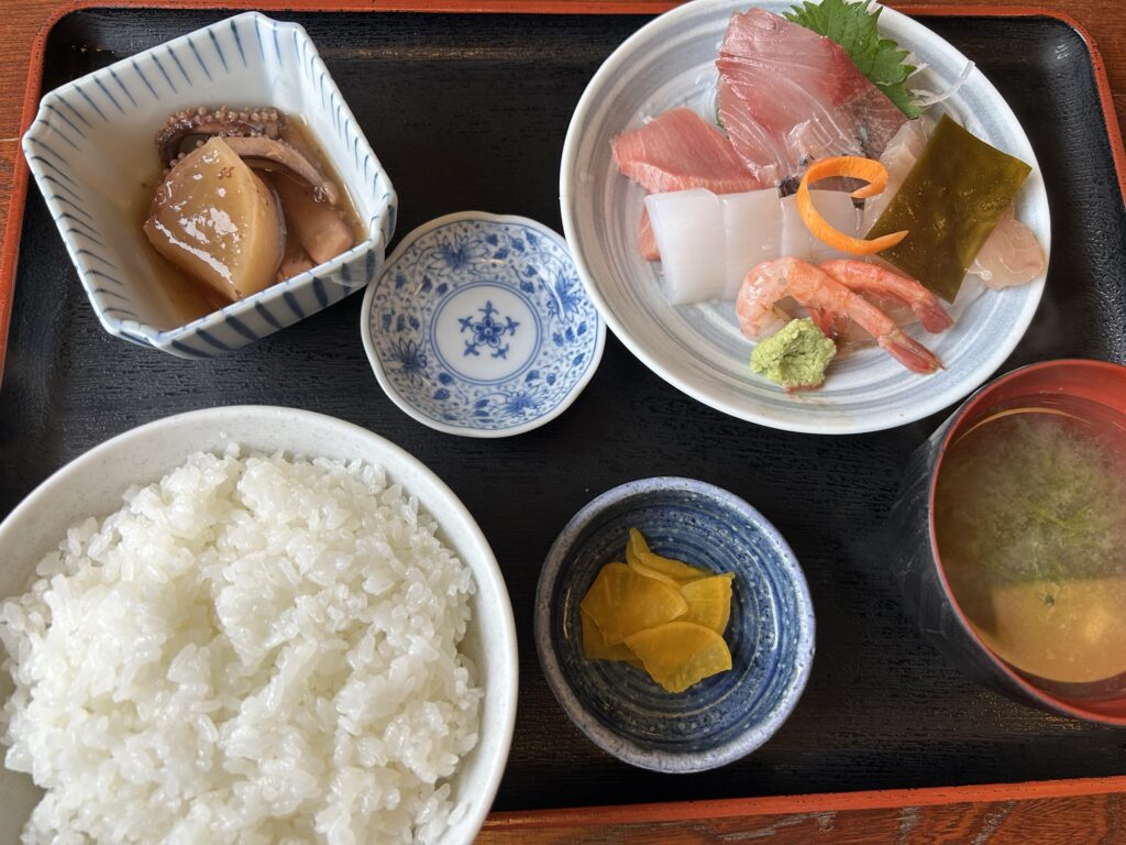 厚生食堂刺身定食
