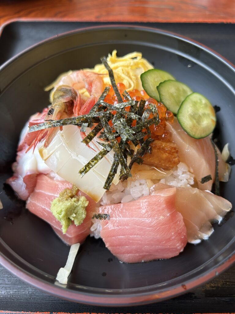 厚生食堂海鮮丼
