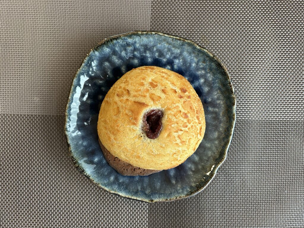 Mariage de Farineのあんことチーズのダッチ｜あんことクリームチーズ入りの甘じょっぱいパン