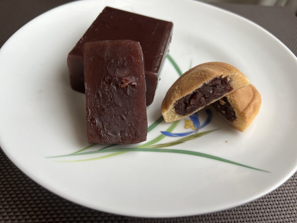 阿闍梨餅と京納言食べ比べ