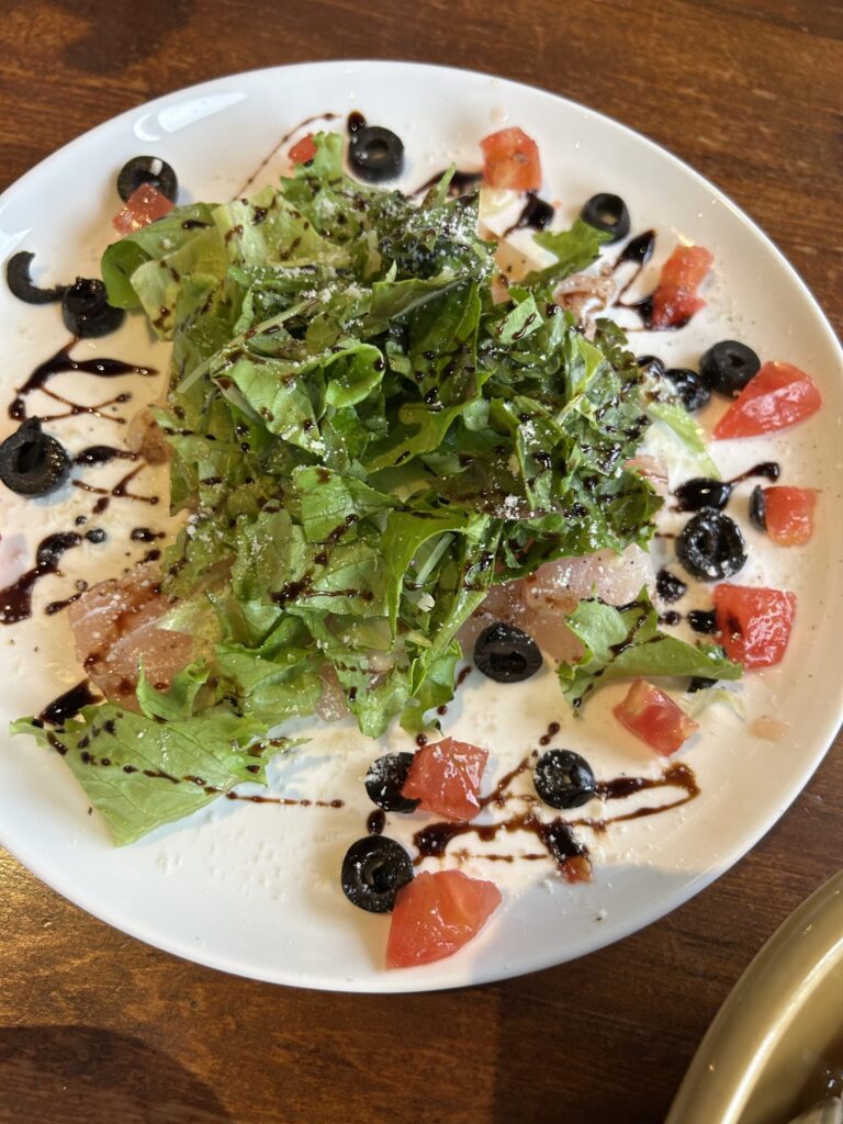 沖縄くじらやのサラダ
